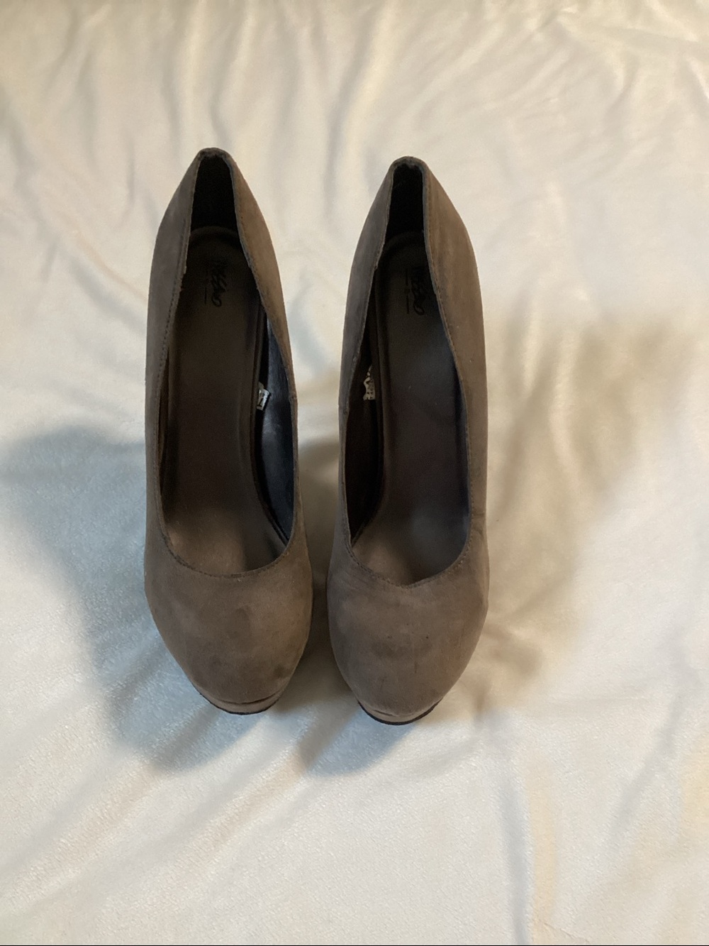 🌸 2 for $20 SEXY, Mossimo, 5 1/2" platform, taupe, suede, heel 9.5